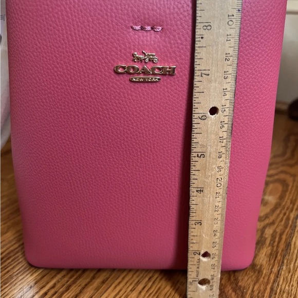 NWT New Coach Small Town Bucket Bag Strawberry Haze - Picture 8 of 10